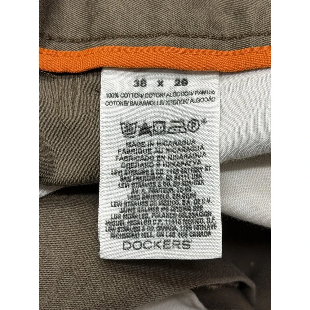 Dockers Chino Pants Men Measured 38x29 Brown Khaki D1 Slim Fit Flat Front Cotton